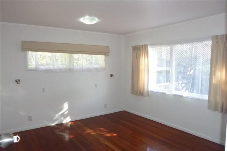 Photo of property in 21 Lake Road, Northcote, Auckland, 0627