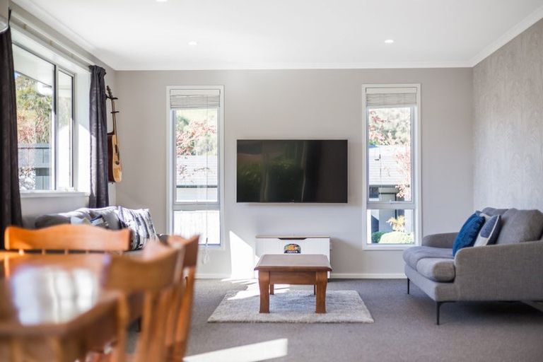 Photo of property in 31 Banks Boulevard, Whitby, Porirua, 5024