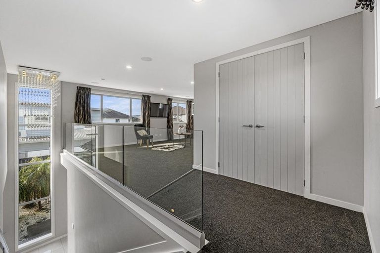 Photo of property in 6 Milano Boulevard, Karaka, Papakura, 2113