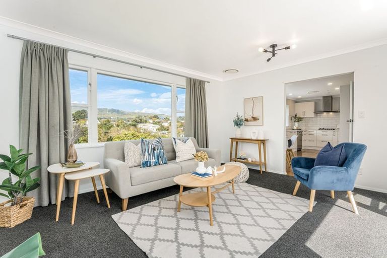 Photo of property in 13 Tainui Terrace, Tawa, Wellington, 5028