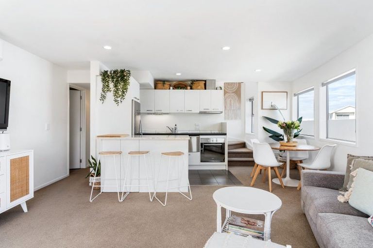 Photo of property in 306 Ocean Road, Whangamata, 3620