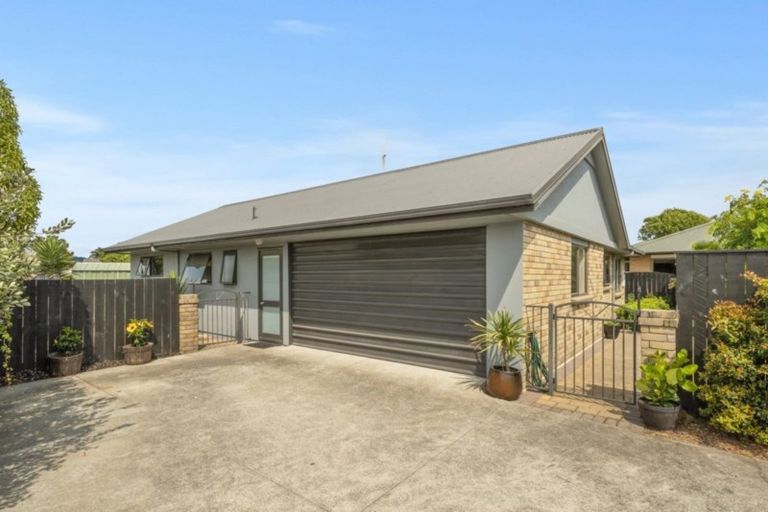 Photo of property in 25 Katerini Grove, Papamoa Beach, Papamoa, 3118