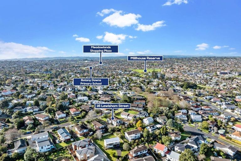 Photo of property in 16 Lewisham Street, Highland Park, Auckland, 2010