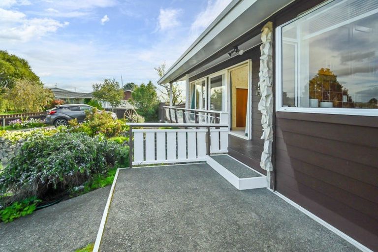 Photo of property in 2 Rakau Street, Havelock North, 4130