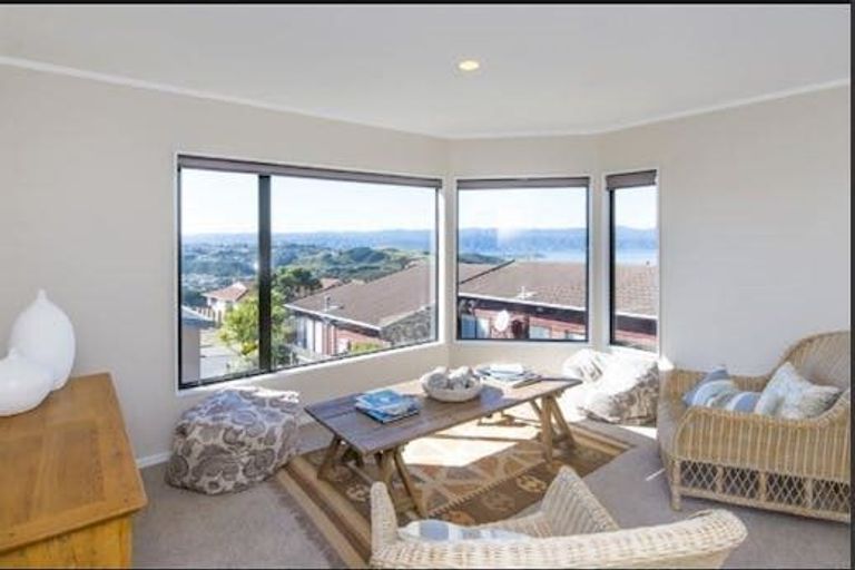 Photo of property in 31 Nalanda Crescent, Broadmeadows, Wellington, 6035