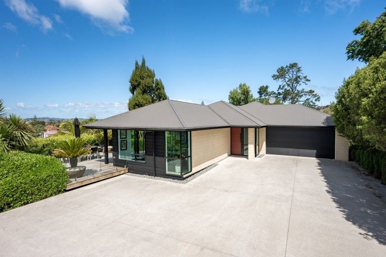 Photo of property in 4/17a Eastglen Road, Glen Eden, Auckland, 0602