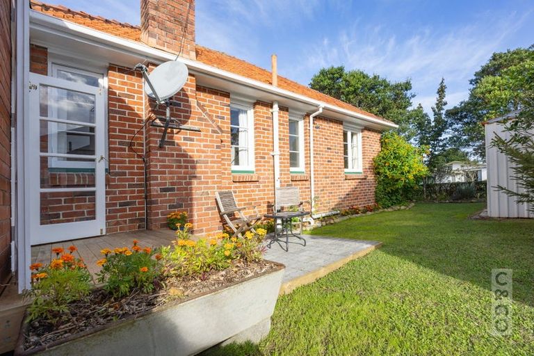Photo of property in 16 Karaka Street, Helensville, 0800