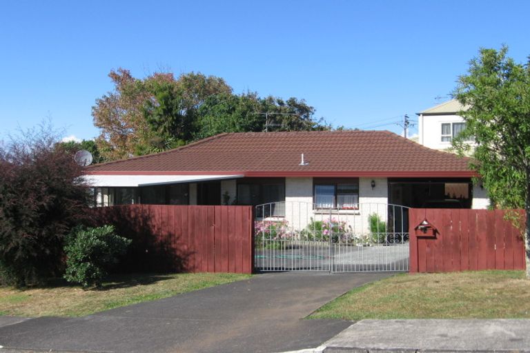Photo of property in 1a Rickards Place, New Lynn, Auckland, 0600