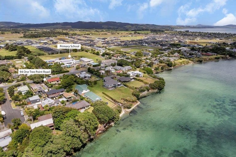 Photo of property in 94 One Tree Point Road, One Tree Point, 0118