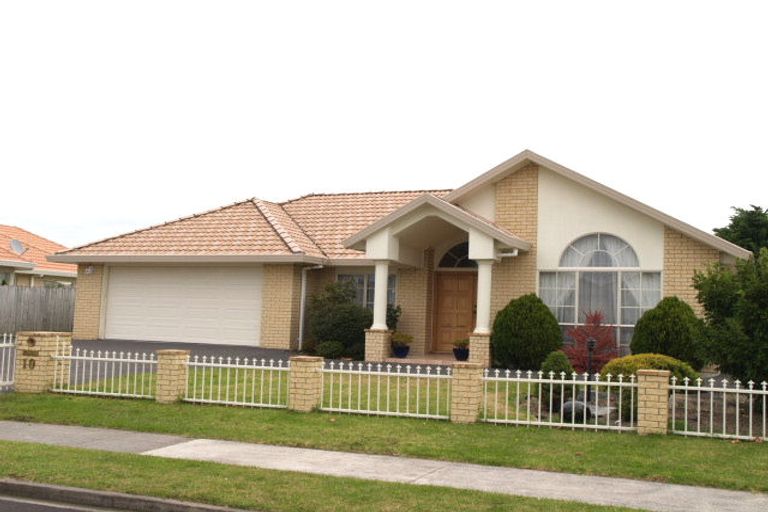 Photo of property in 10 Arrathorne Place, Northpark, Auckland, 2013