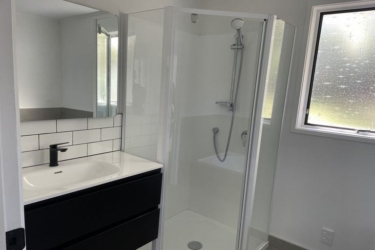 Photo of property in 1/24 Contessa Drive, Glenfield, Auckland, 0629