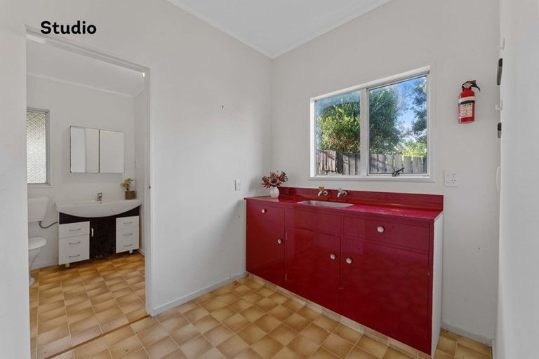 Photo of property in 5 Freyberg Crescent, Waikanae Beach, Waikanae, 5036