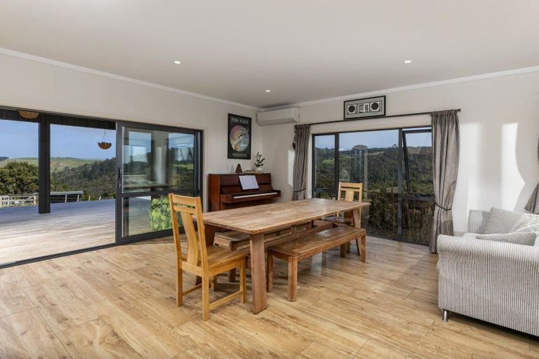 Photo of property in 123 Taiapa Valley Road, Muriwai, Waimauku, 0881