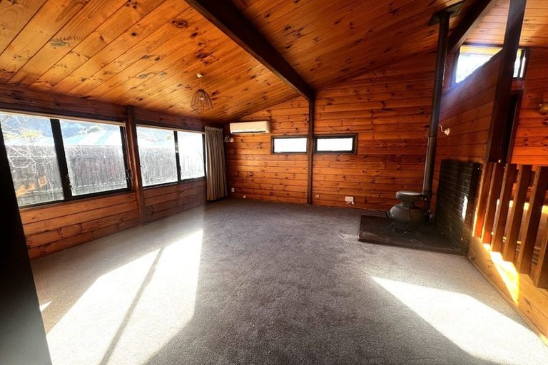 Photo of property in 63 Gemstone Drive, Birchville, Upper Hutt, 5018