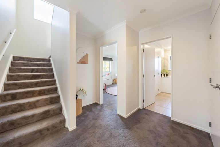 Photo of property in 17 Sumner Terrace, Aotea, Porirua, 5024