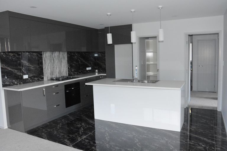 Photo of property in 3 Frederick Place, Whalers Gate, New Plymouth, 4310