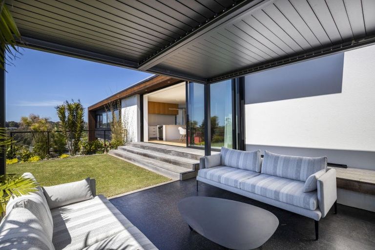 Photo of property in 5 Barrett Road, Spotswood, New Plymouth, 4310