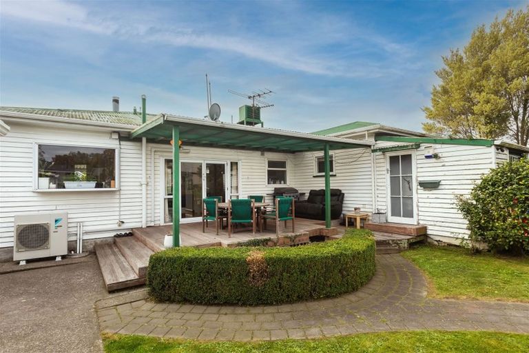 Photo of property in 14 Winters Road, Redwood, Christchurch, 8051