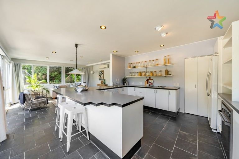 Photo of property in 12 Whiorau Grove, Lowry Bay, Lower Hutt, 5013