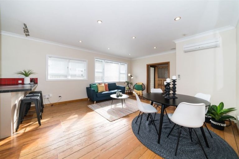 Photo of property in 24 Oxford Street, Hokowhitu, Palmerston North, 4410