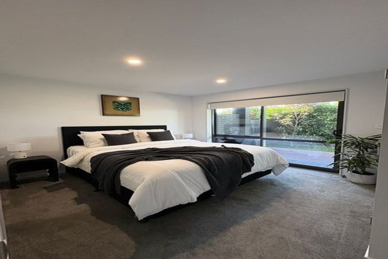 Photo of property in 2e Fowler Street, Northcote, Auckland, 0627