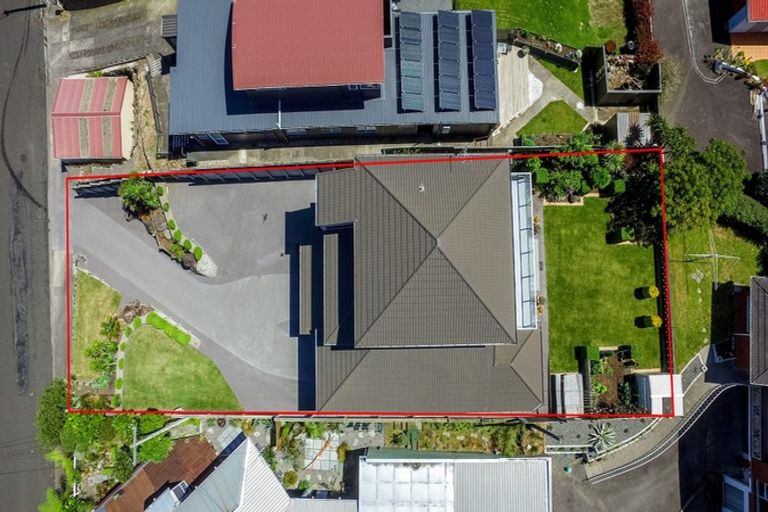 Photo of property in 10 Scott Street, Moturoa, New Plymouth, 4310