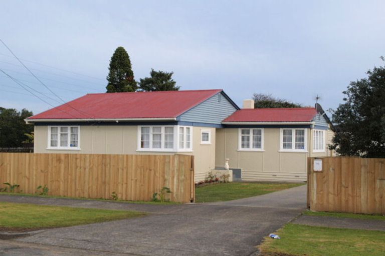 Photo of property in 16 Cleek Road, Mangere East, Auckland, 2024