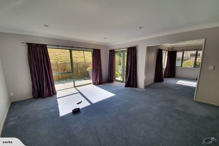 Photo of property in 18 Chippenham Grove, Churton Park, Wellington, 6037