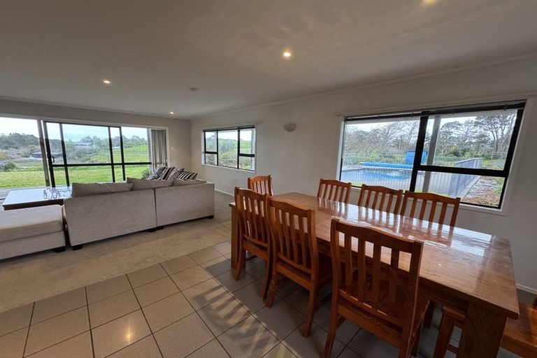 Photo of property in 1435 Old North Road, Helensville, 0875