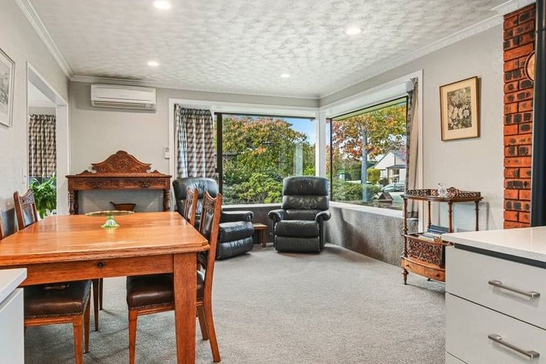 Photo of property in 30 Sayers Crescent, Ilam, Christchurch, 8041