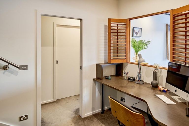 Photo of property in 25 The Crescent, Roseneath, Wellington, 6011