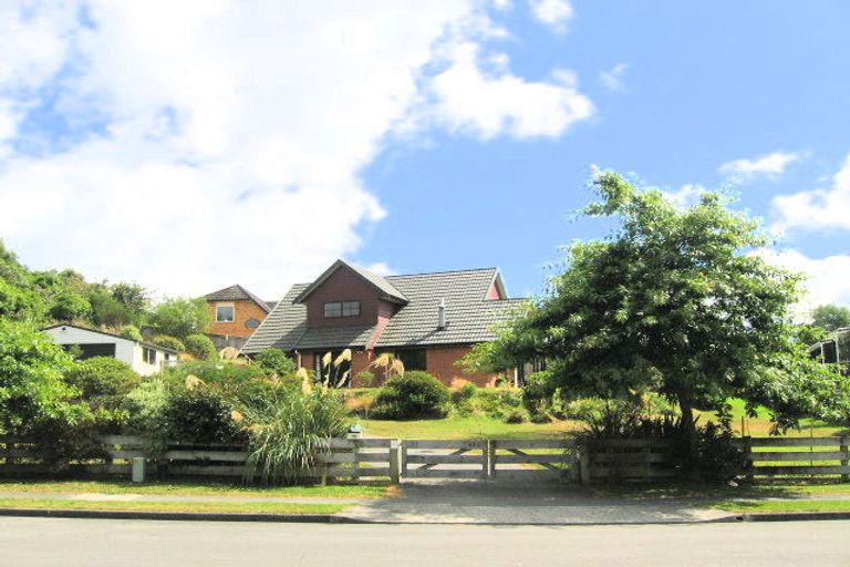 Photo of property in 10 Emerald Hill Drive, Birchville, Upper Hutt, 5018