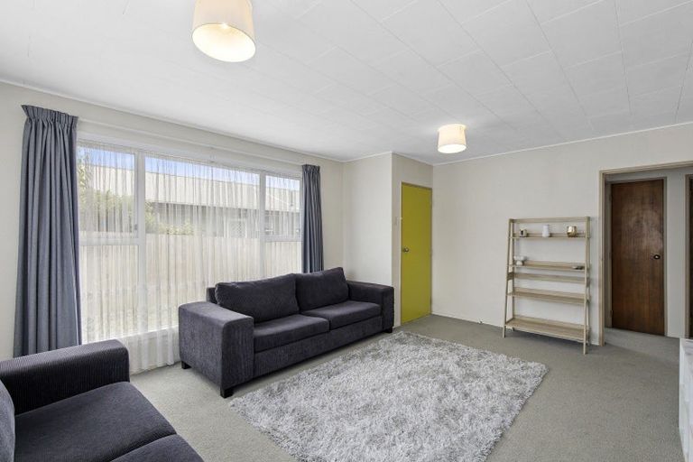 Photo of property in 89a Main Road, Wainuiomata, Lower Hutt, 5014