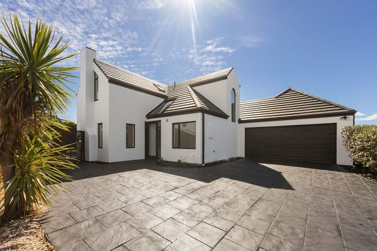 Photo of property in 14 Evenwood Place, Waimairi Beach, Christchurch, 8083