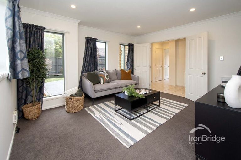 Photo of property in 8 Bottle Lake Drive, Parklands, Christchurch, 8083
