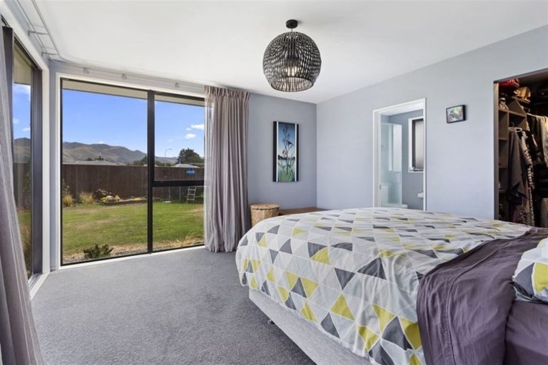 Photo of property in 12 Ruru Place, Oxford, 7430