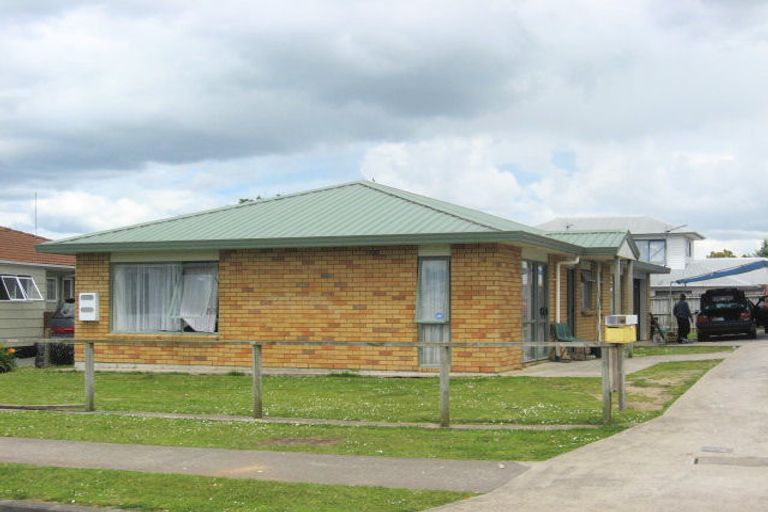 Photo of property in 27 Oratu Place, Manurewa, Auckland, 2102