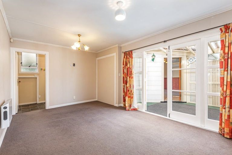 Photo of property in 1 Bryant Street, Takaro, Palmerston North, 4412