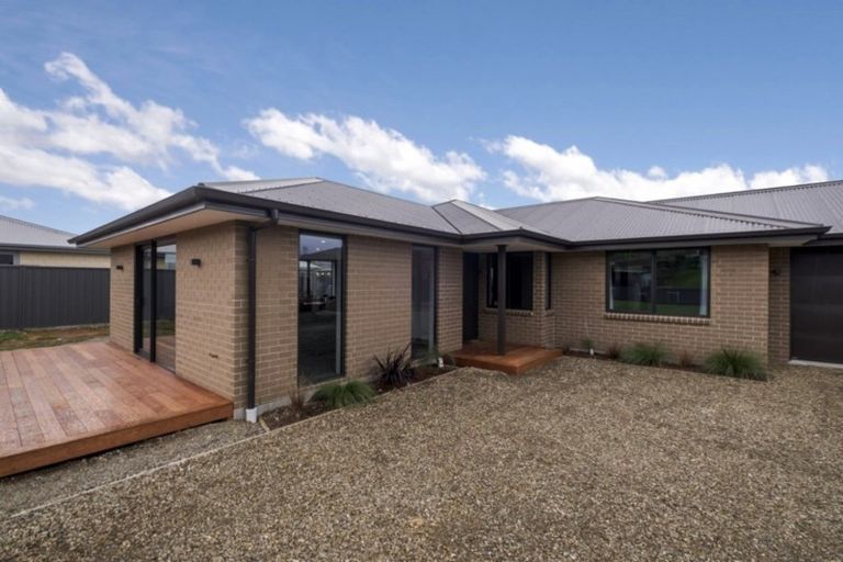 Photo of property in 78 Stratford Drive, Mount Pisa, Cromwell, 9383