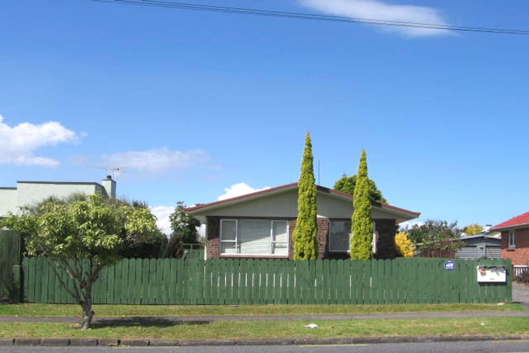 Photo of property in 1/124 Hutchinson Avenue, New Lynn, Auckland, 0600