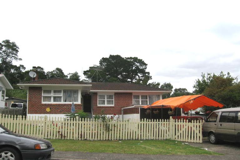 Photo of property in 61 Saffron Street, Birkdale, Auckland, 0626