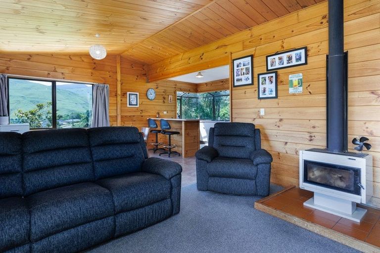 Photo of property in 17 Beach Place, Havelock, 7100