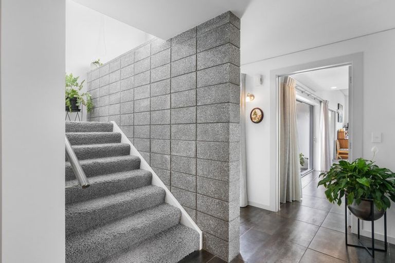 Photo of property in 8 Ruru Place, Levin, 5510