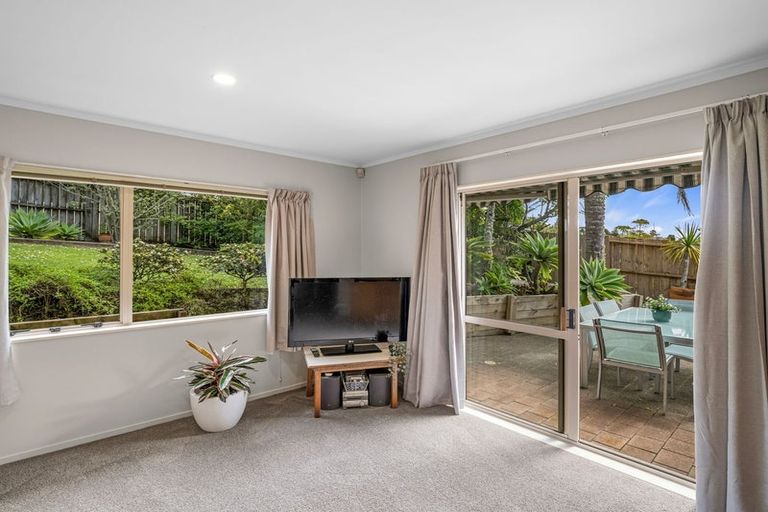 Photo of property in 46 Unsworth Drive, Unsworth Heights, Auckland, 0632