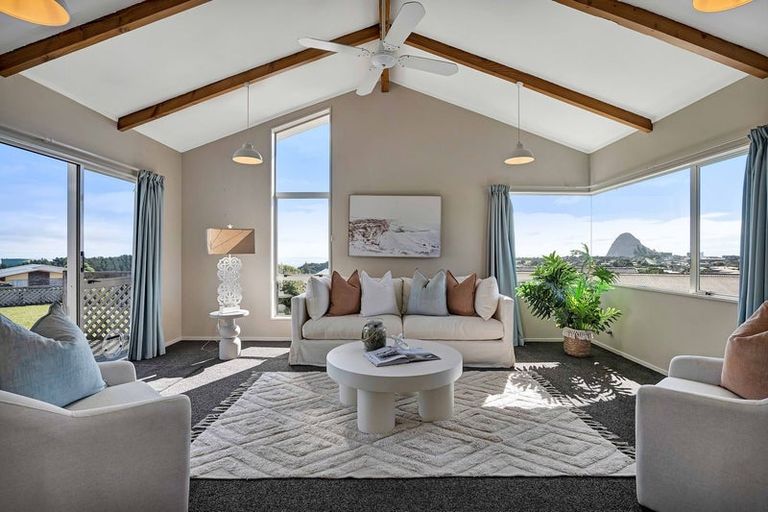 Photo of property in 6 Renown Place, Spotswood, New Plymouth, 4310