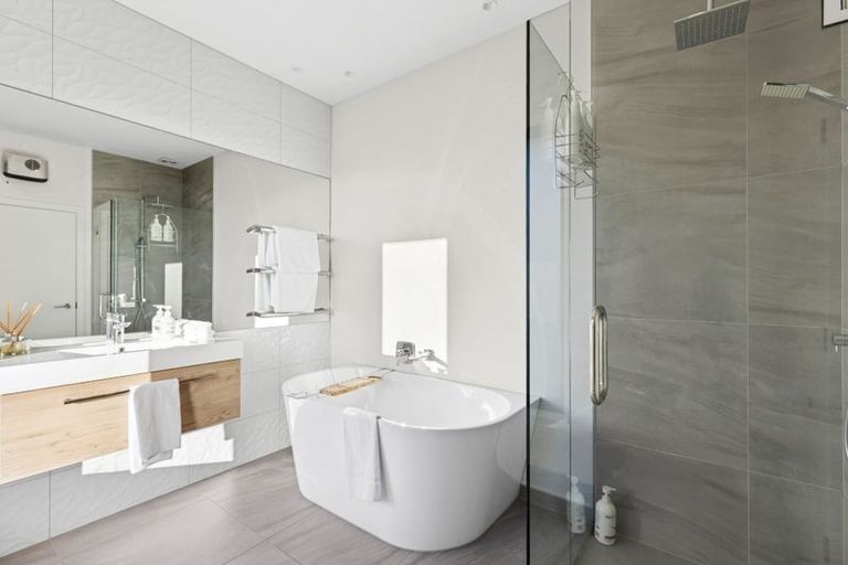 Photo of property in 3 Stackbrae Avenue, Wanaka, 9305