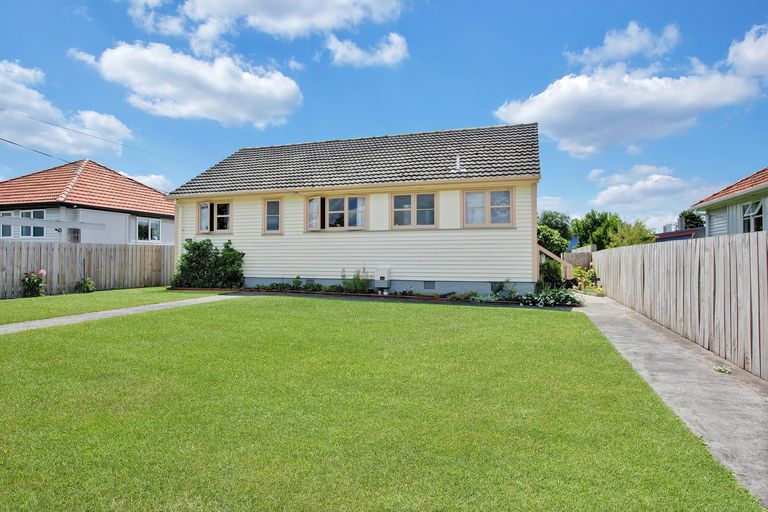 Photo of property in 6 Cureton Street, Morrinsville, 3300
