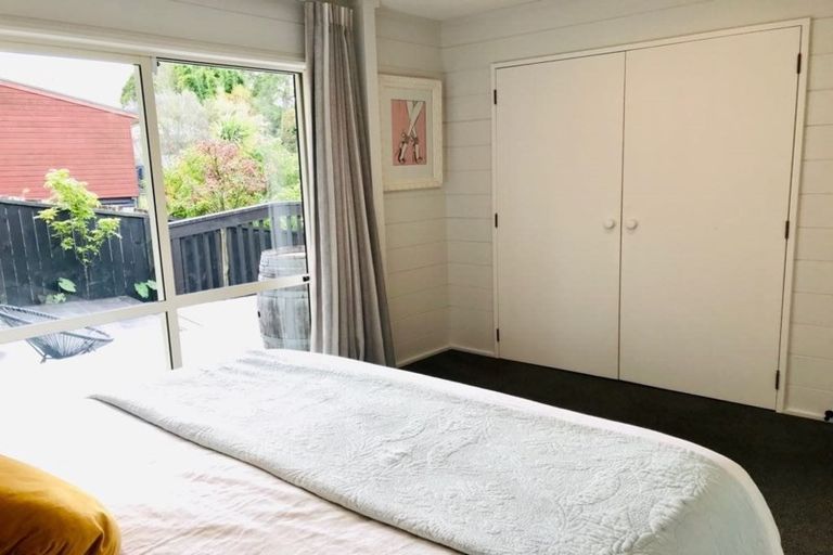 Photo of property in 2/35 Sunnynook Road, Forrest Hill, Auckland, 0620