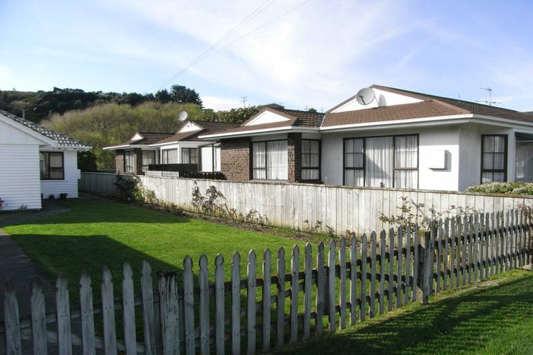 Photo of property in 30a Oxford Street, Tawa, Wellington, 5028