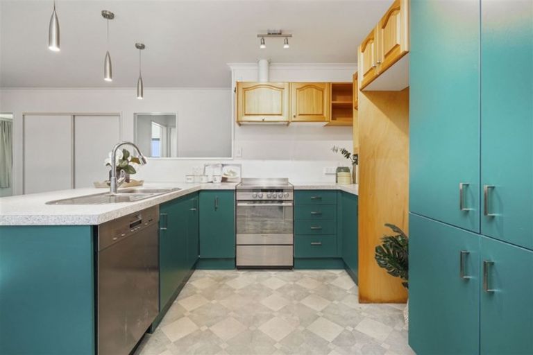 Photo of property in 11 Castlewold Place, Huntington, Hamilton, 3210